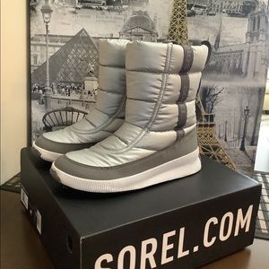 Sorel snow boots women. New with box!